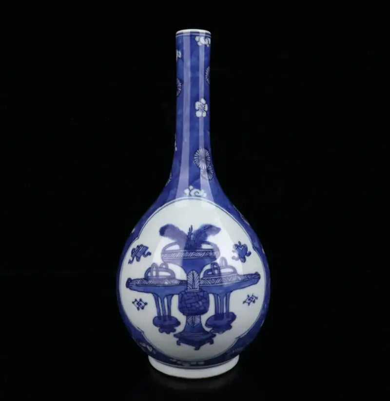 China Blue and white ceramic vase crafts statue
