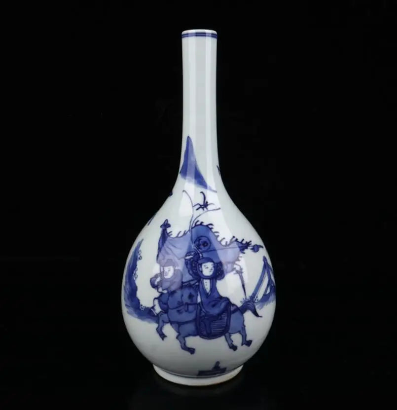 China Blue and white ceramic vase crafts statue