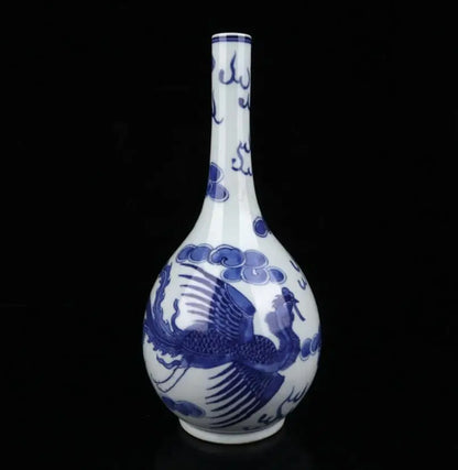China Blue and white ceramic vase crafts statue