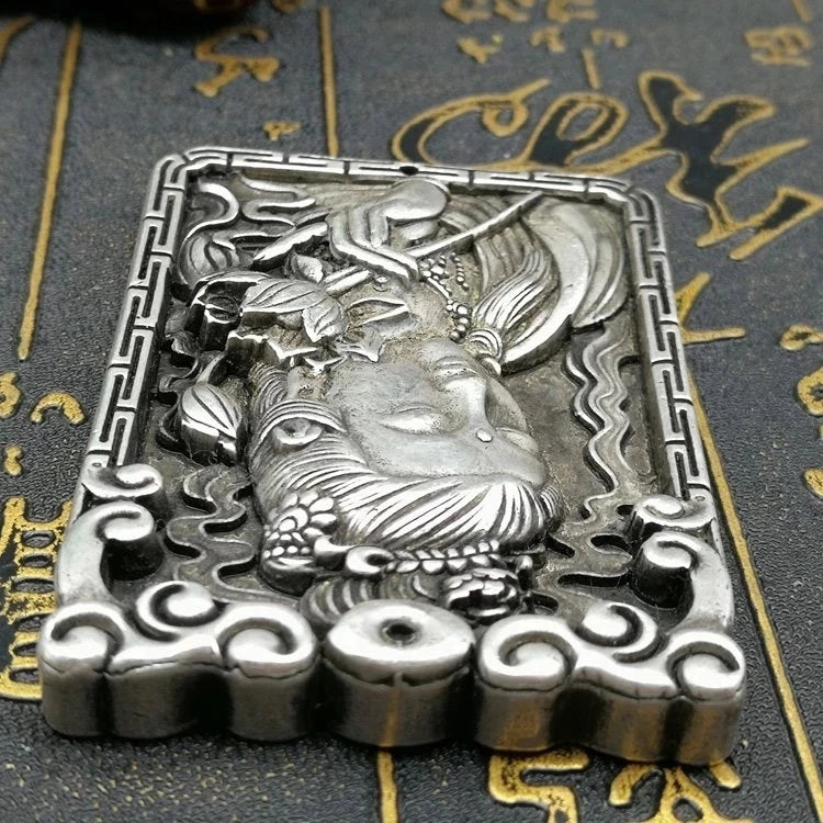 China Collectible Old miao silver carving Guanyin bodhisattva Kwan-yin Buddha metal crafts pendant necklace