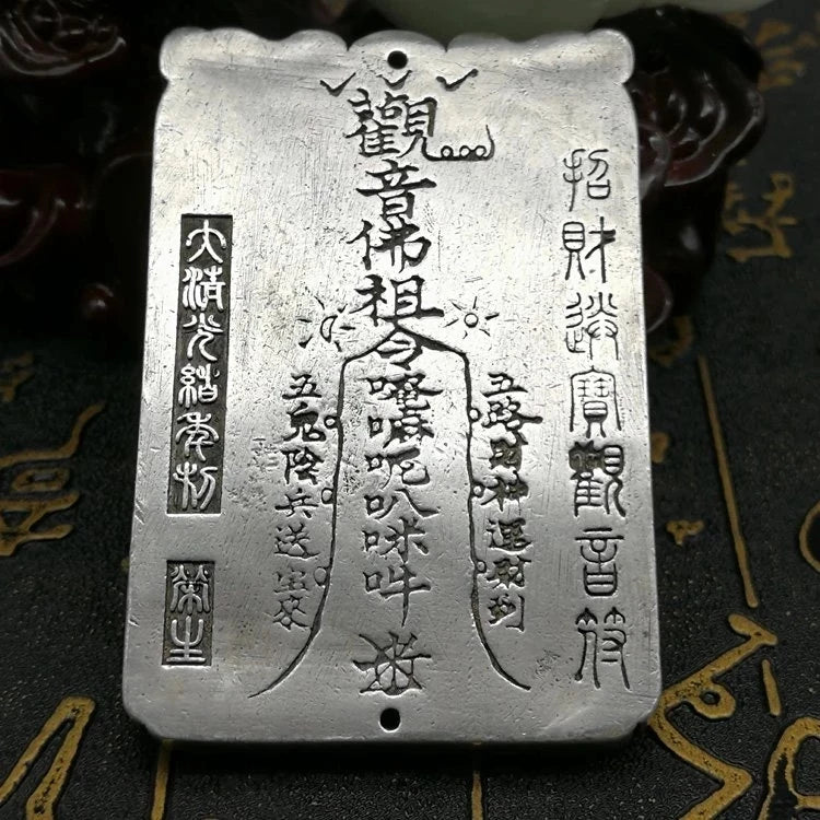 China Collectible Old miao silver carving Guanyin bodhisattva Kwan-yin Buddha metal crafts pendant necklace