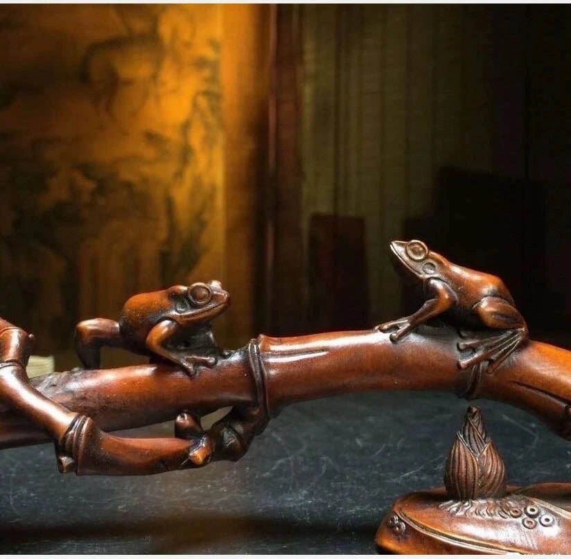 China Hand-carved boxwood archaize frog bamboo penholder crafts statue