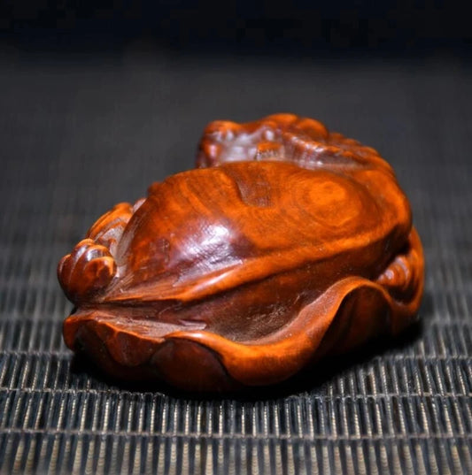 China Hand-carved boxwood cow small crafts statue