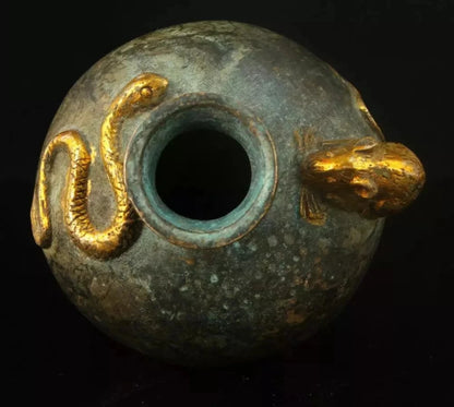 China Handwork Embossment Retro Bronze Gilding Snake Rat Vase Home Decoration
