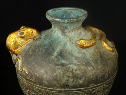 China Handwork Embossment Retro Bronze Gilding Snake Rat Vase Home Decoration