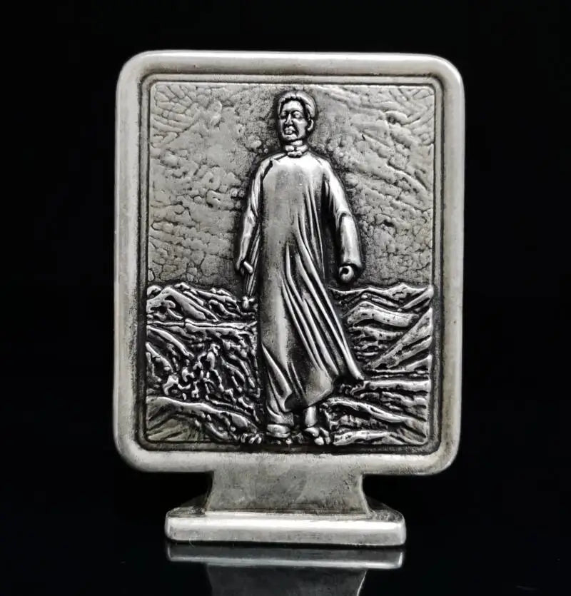China White copper Mao Zedong Commemorative badge crafts statue