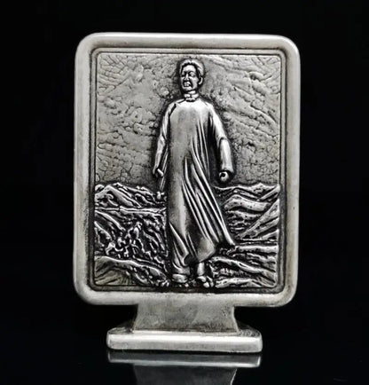 China White copper Mao Zedong Commemorative badge crafts statue