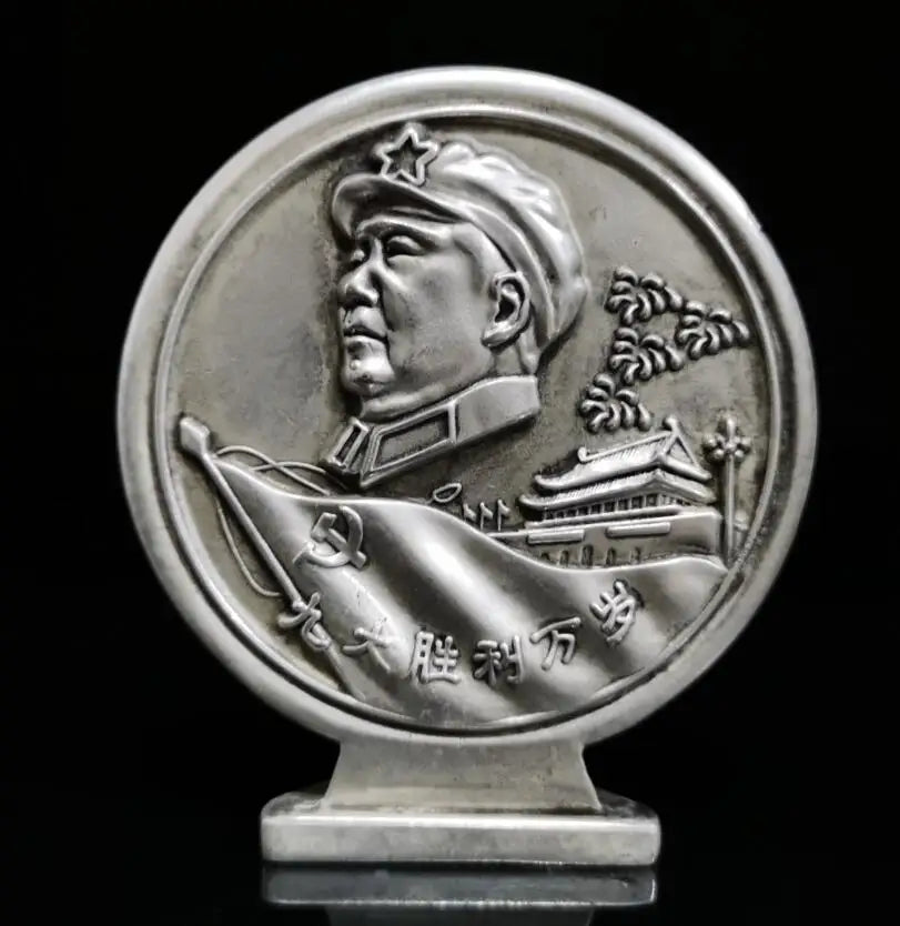 China White copper Mao Zedong commemorate badge crafts statue