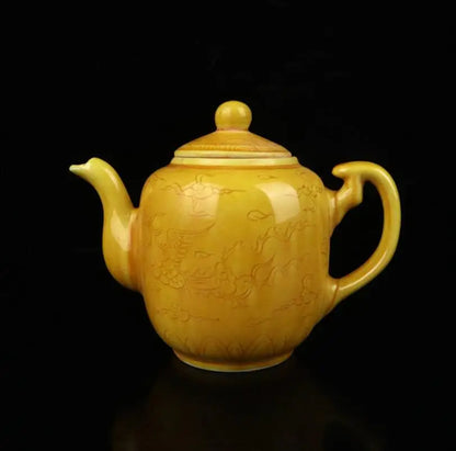 China Yellow glaze ceramic teapot crafts statue