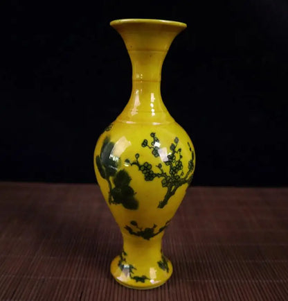 China Yellow glaze ceramic vase crafts statue