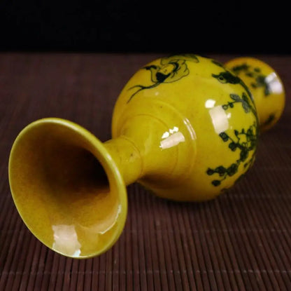 China Yellow glaze ceramic vase crafts statue