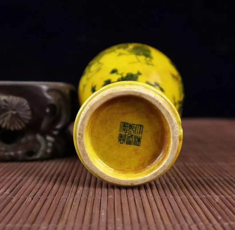 China Yellow glaze ceramic vase crafts statue