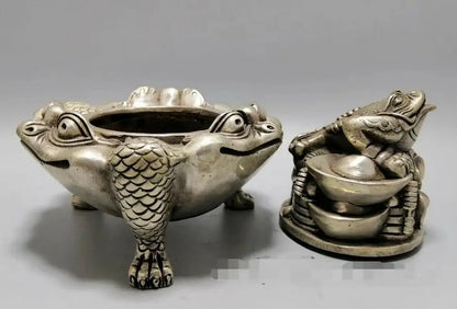 China antique bronze Xuande Handmade Silver-plated Golden toad incense burner