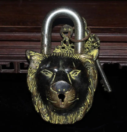 China archaize Brass lion head lock crafts statue