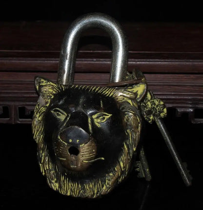 China archaize Brass lion head lock crafts statue