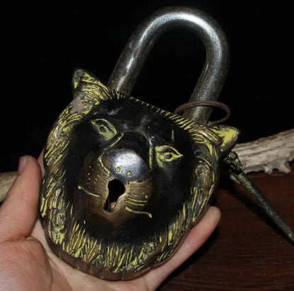 China archaize Brass lion head lock crafts statue
