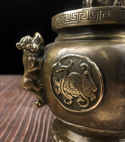 China archaize brass lion jar crafts statue