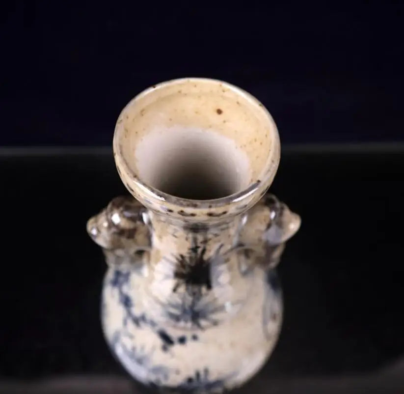 China archaize seiko Blue and white ceramic double ear vase crafts statue