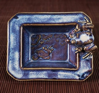 China blue glaze ceramic Four Fong frog Pen wash crafts statue
