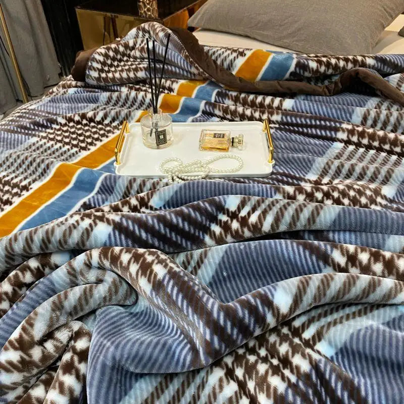 China brand thicker blanket cloud feeling soft velvet bed cover warm winter king size rectangle 78 x 90 in stripes design new