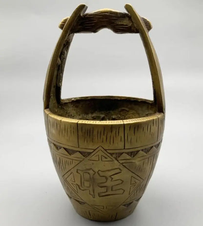 China brass archaize bucket wealth crafts statue