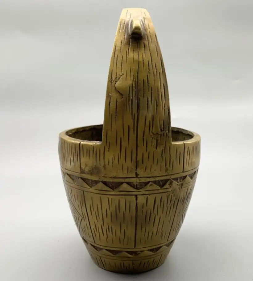 China brass archaize bucket wealth crafts statue