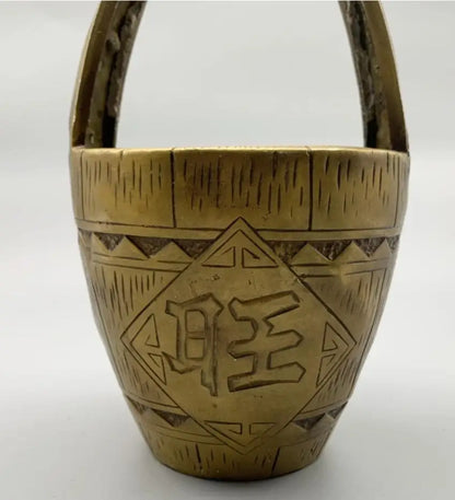 China brass archaize bucket wealth crafts statue