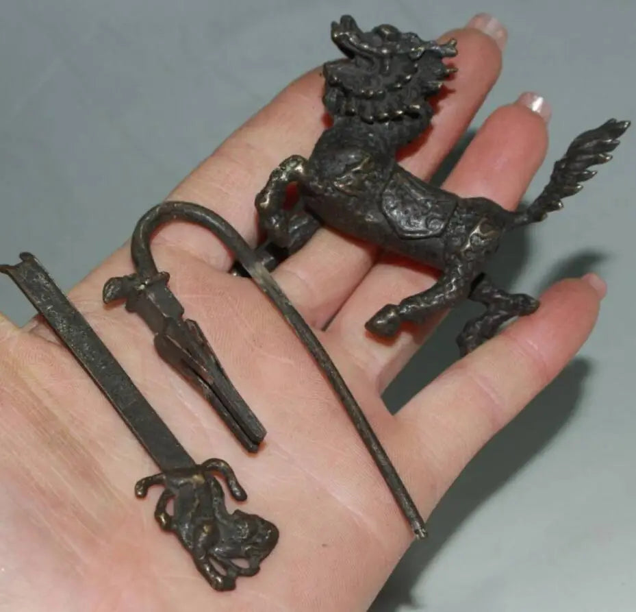 China brass archaize kirin lock crafts statue