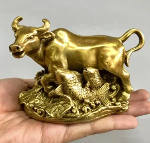 China brass auspicious cow crafts statue