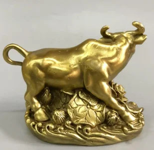 China brass auspicious cow crafts statue
