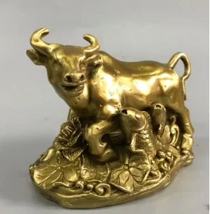 China brass auspicious cow crafts statue