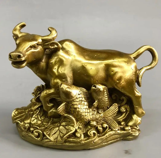 China brass auspicious cow crafts statue