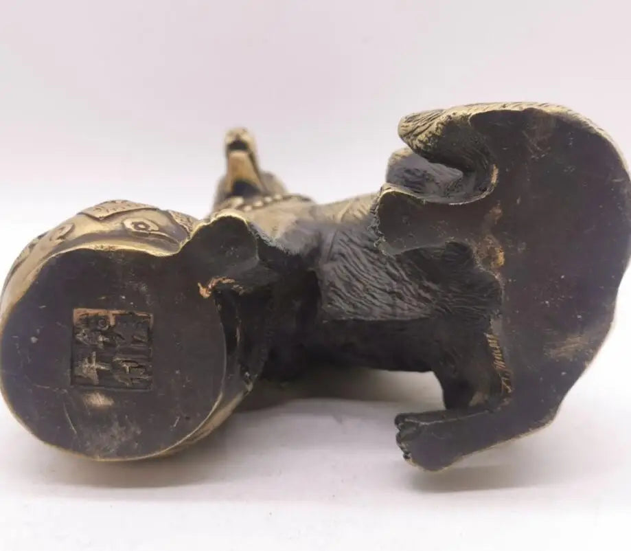 China brass dog hug money wealth crafts statue