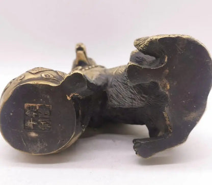 China brass dog hug money wealth crafts statue