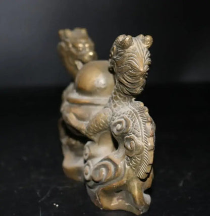 China brass double dragon play bead crafts statue