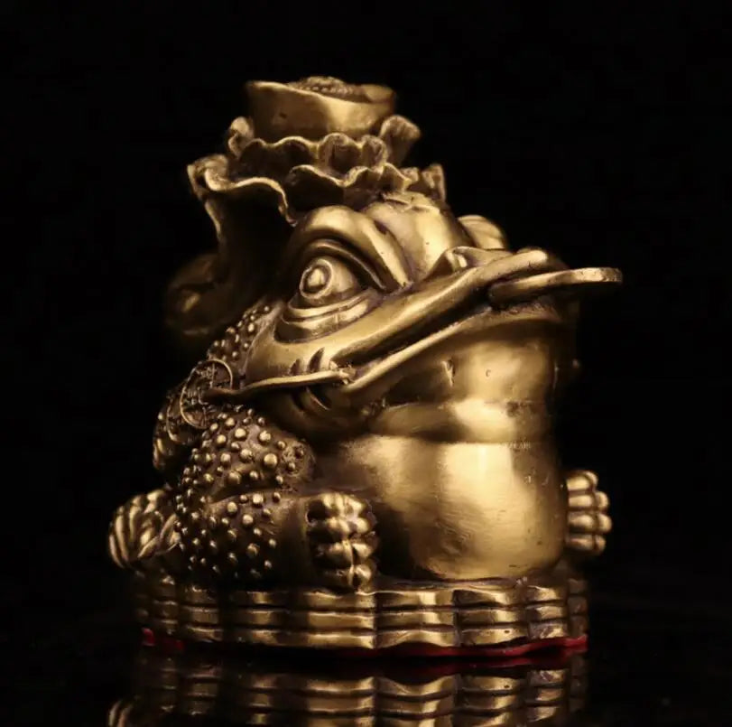 China brass gold toad back Chinese cabbage crafts statue