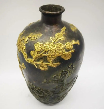 China brass magpies Plum blossom vase crafts statue