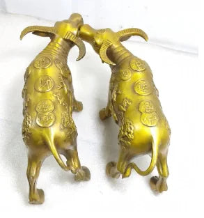 China brass recruit wealth cow crafts statue A pair