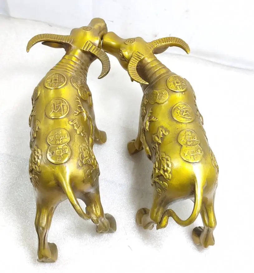 China brass recruit wealth cow crafts statue A pair
