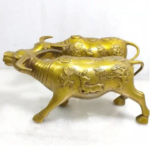 China brass recruit wealth cow crafts statue A pair