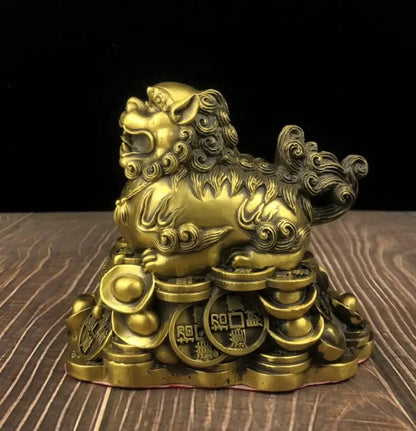 China brass recruit wealth lion crafts statue