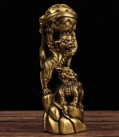 China brass seiko double lion Play ball crafts statue