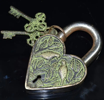China bronze archaize lock crafts statue