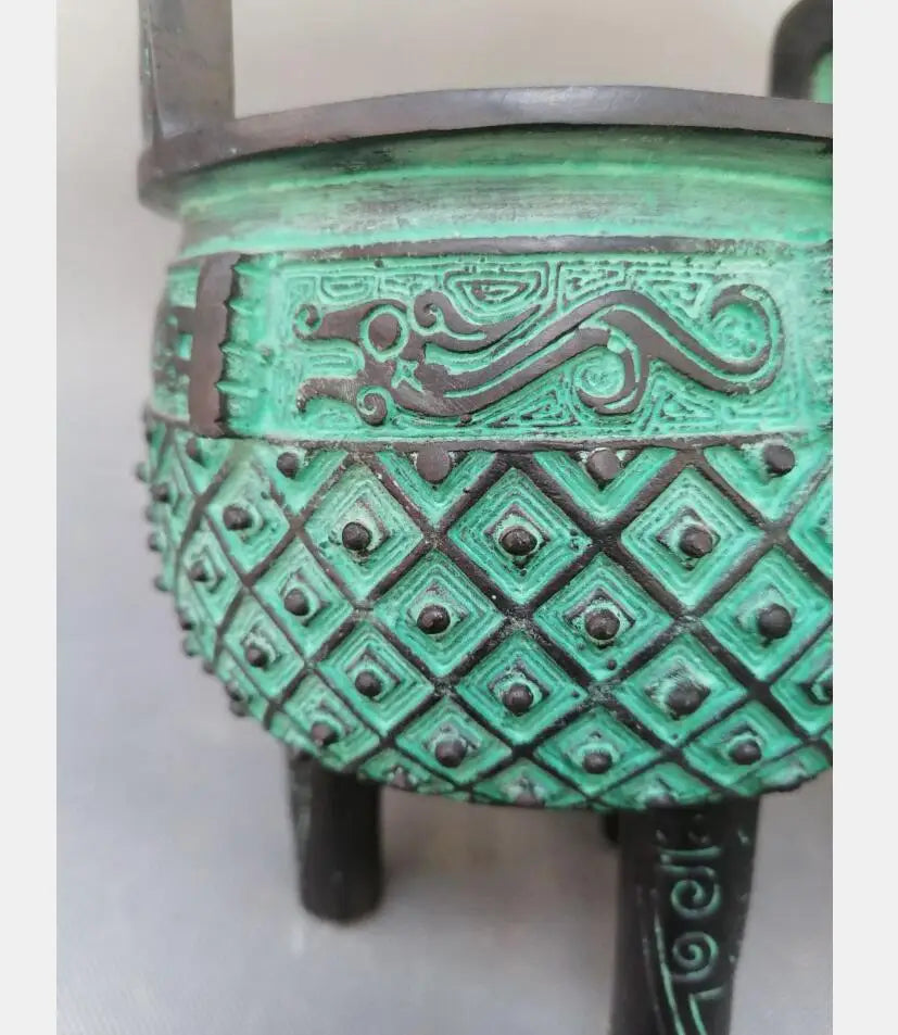 China bronze archaize round tripod crafts statue