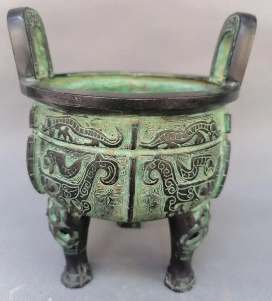 China bronze beast surface three foot tripod crafts statue
