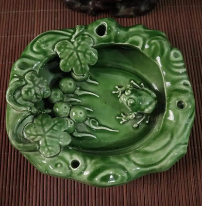 China glazed ceramic frog Pen wash crafts statue