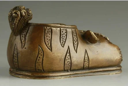China's Highly Collectible Handmade Bronze Realistic Tiger Statue Children's Shoes Ornaments