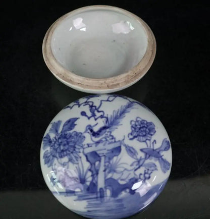 China seiko Blue and white ceramic Seal box crafts statue