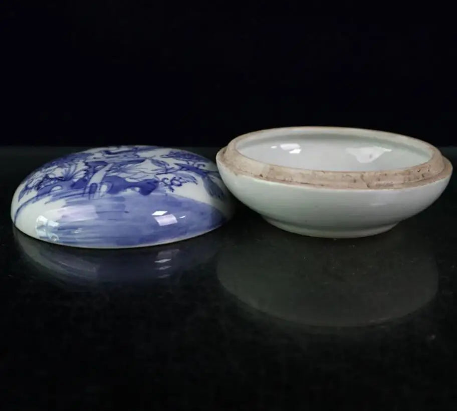 China seiko Blue and white ceramic Seal box crafts statue