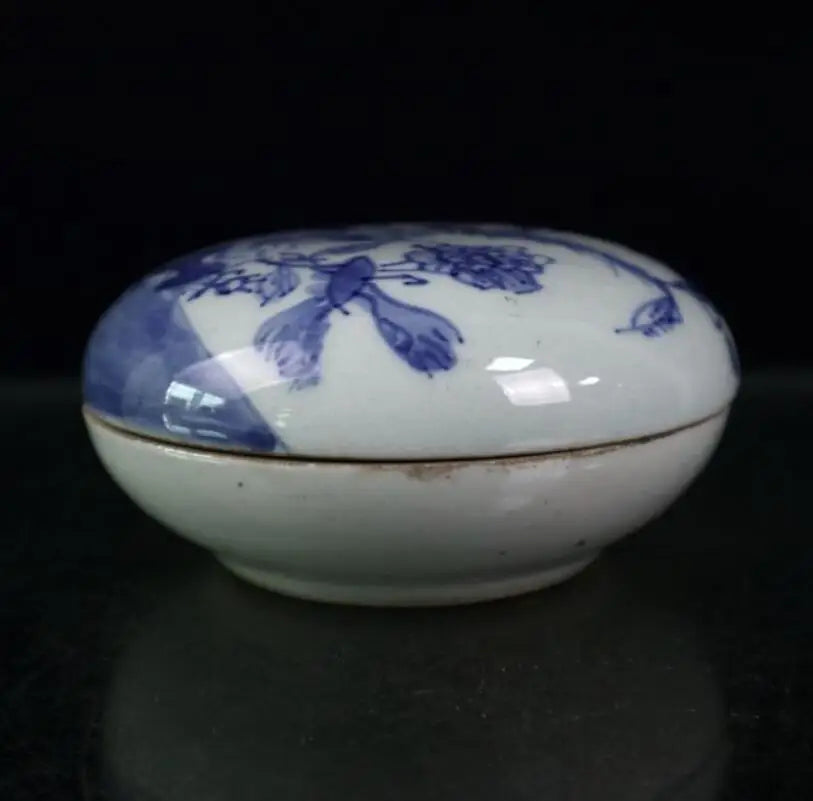 China seiko Blue and white ceramic Seal box crafts statue